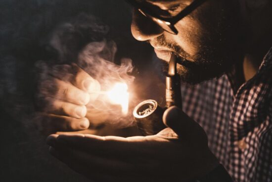 Can You Smoke Kratom